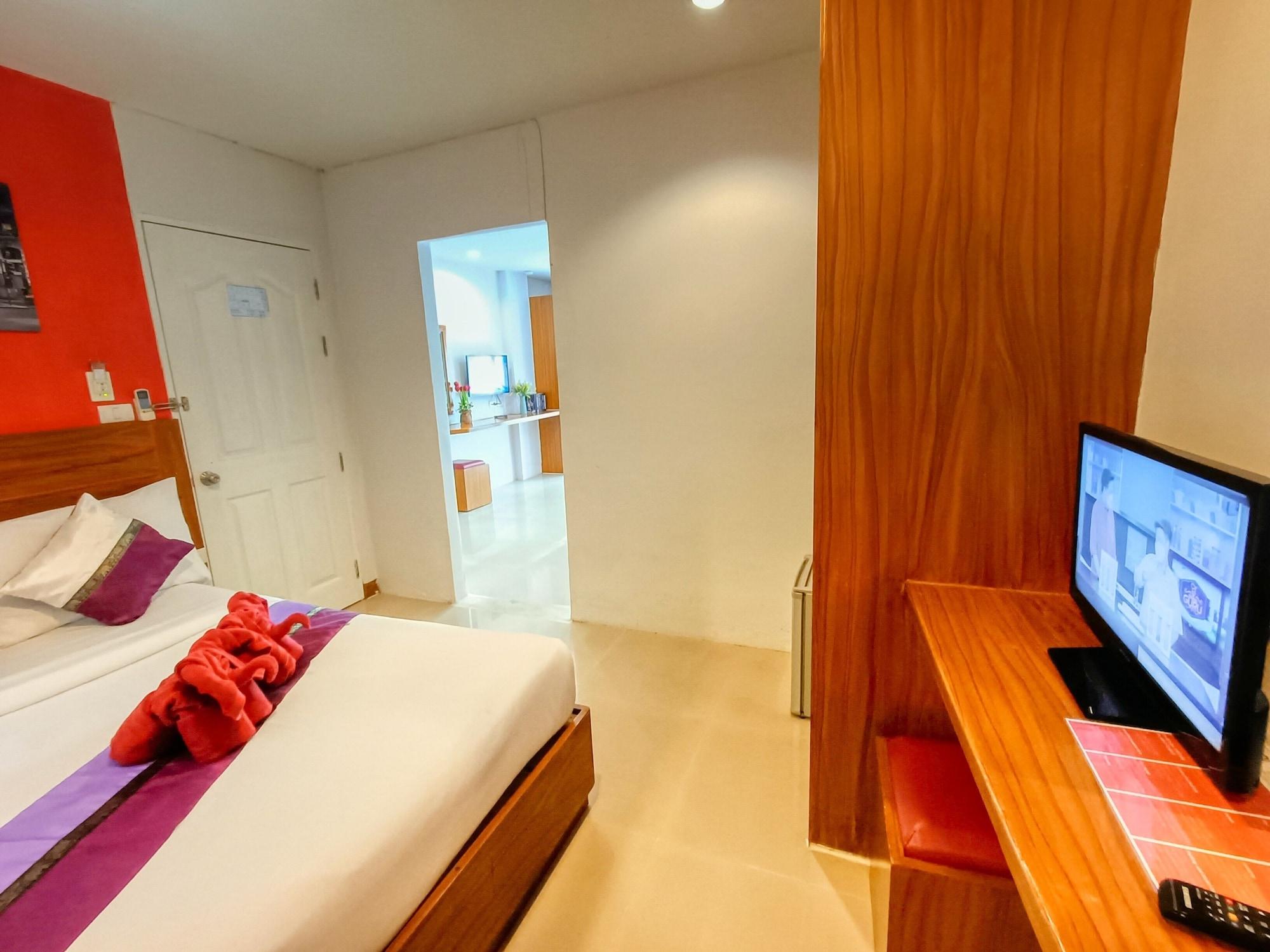 Pj Patong Resortel Buitenkant foto