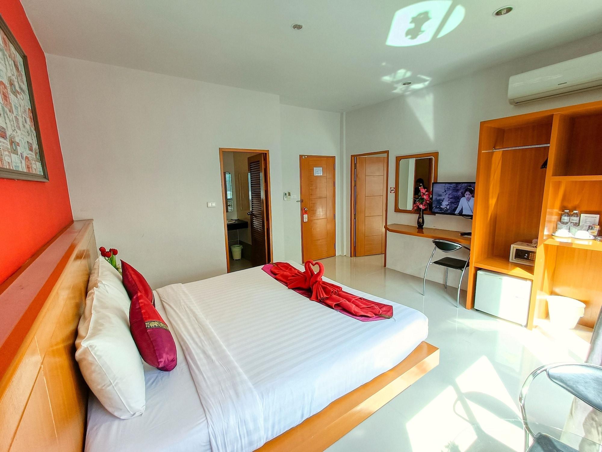 Pj Patong Resortel Buitenkant foto
