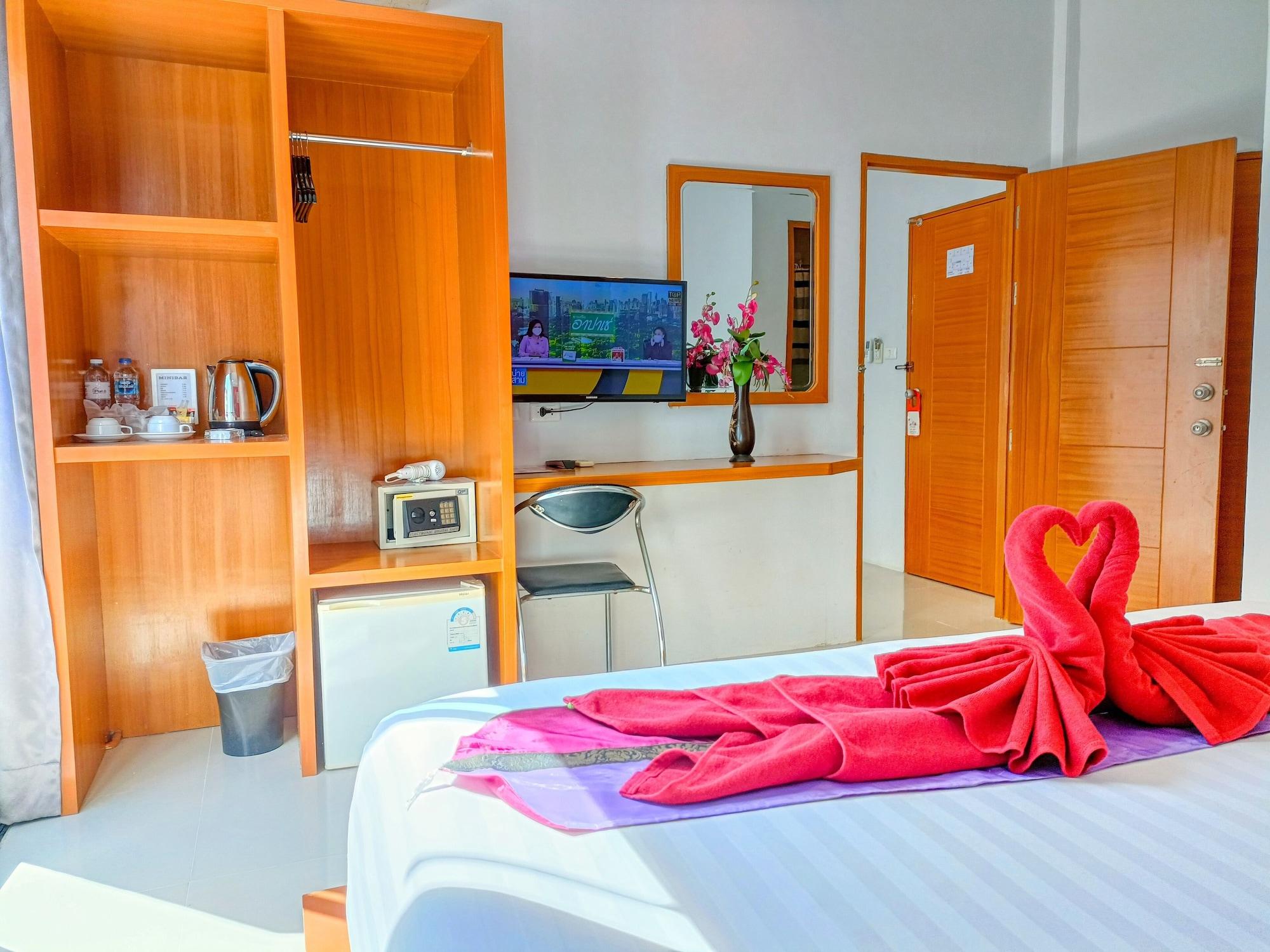 Pj Patong Resortel Buitenkant foto