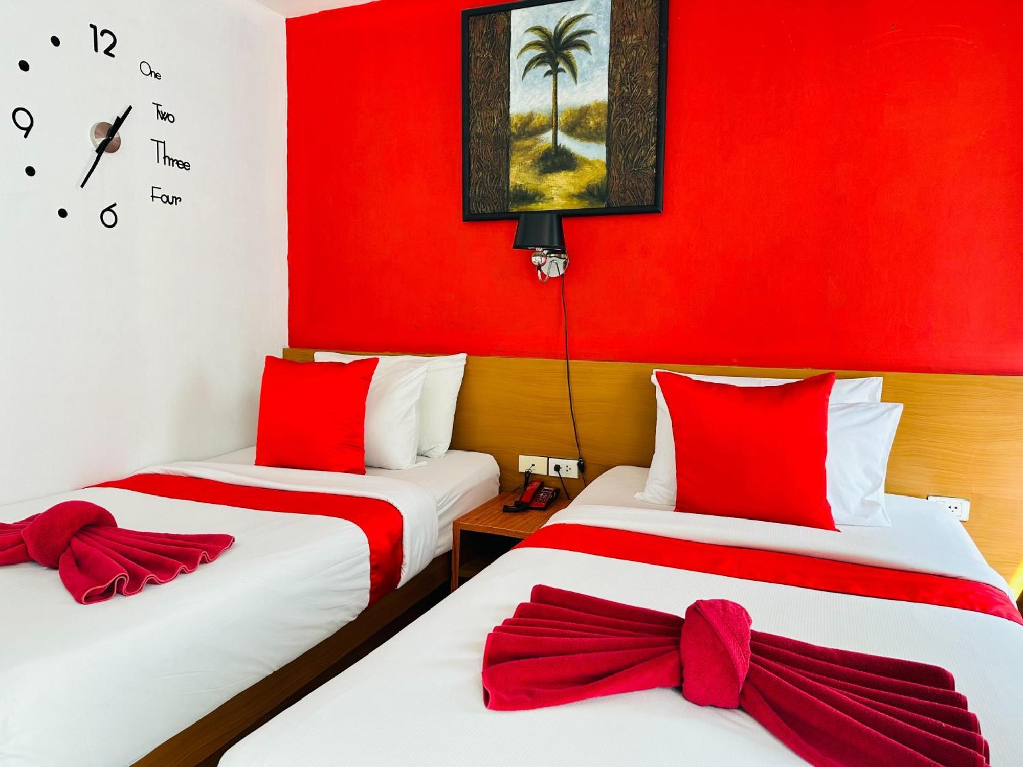 Pj Patong Resortel Buitenkant foto