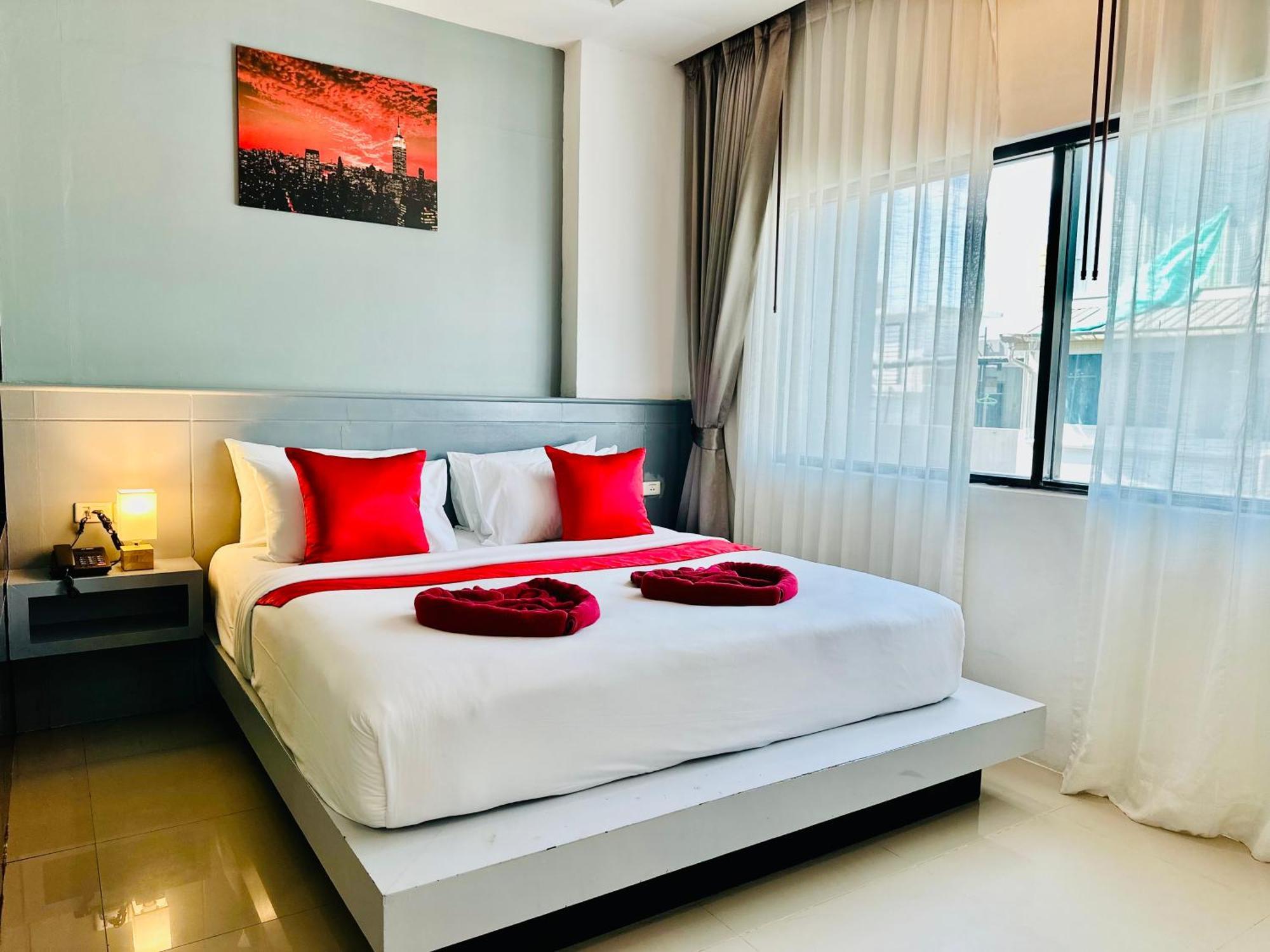 Pj Patong Resortel Buitenkant foto