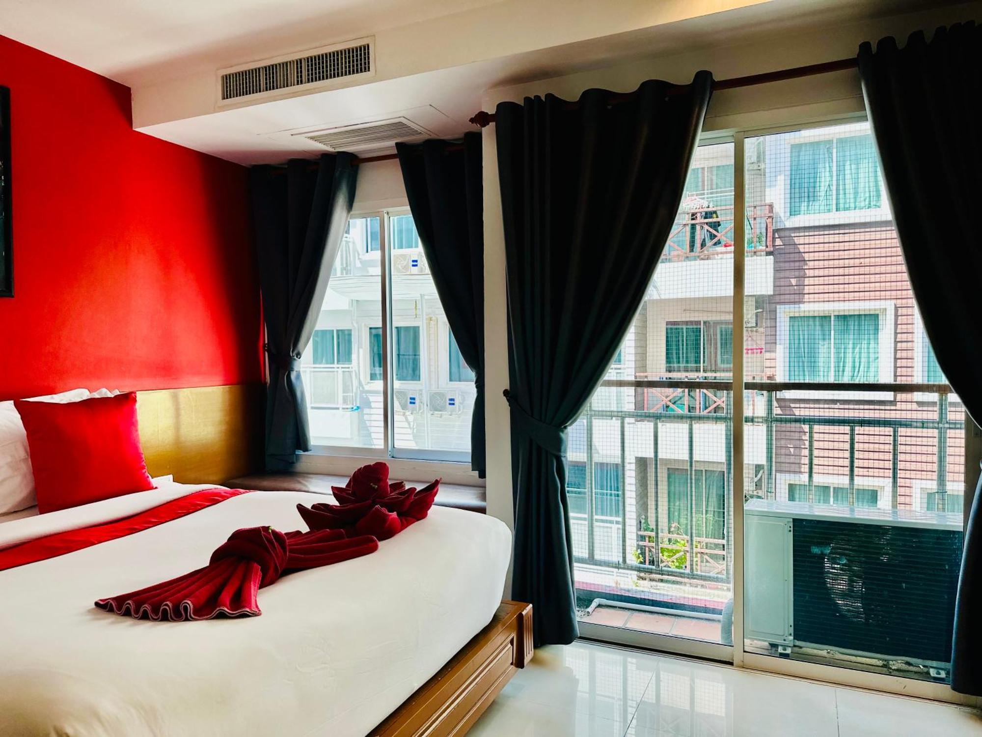 Pj Patong Resortel Buitenkant foto