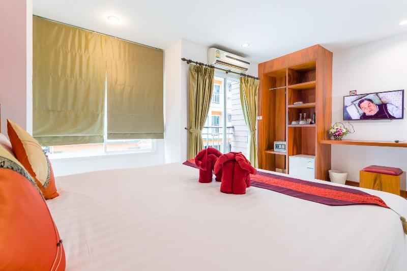 Pj Patong Resortel Buitenkant foto